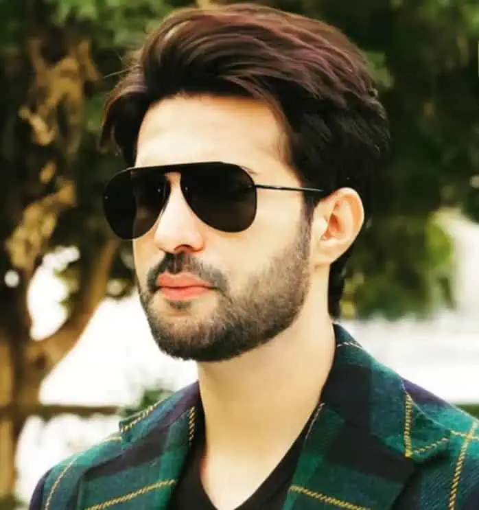 Yalnız Karar Dizisi erkek başrolü Adeel Chaudhry (Mutahir)