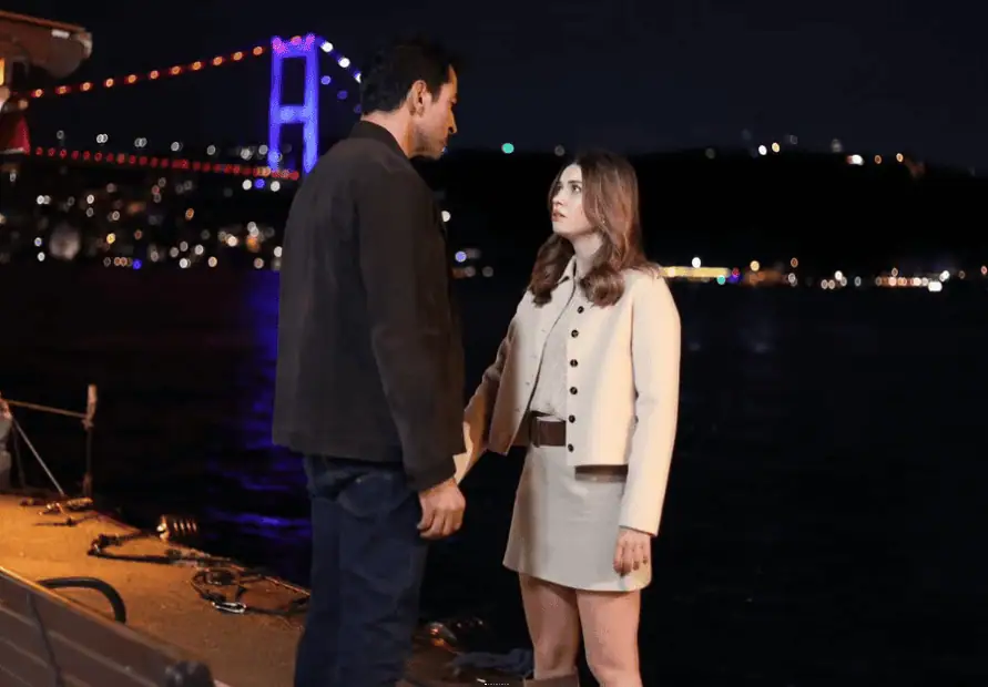 28 Nisan Abi dizisi 14. bölüm Afra Saraçoğlu kombinleri
