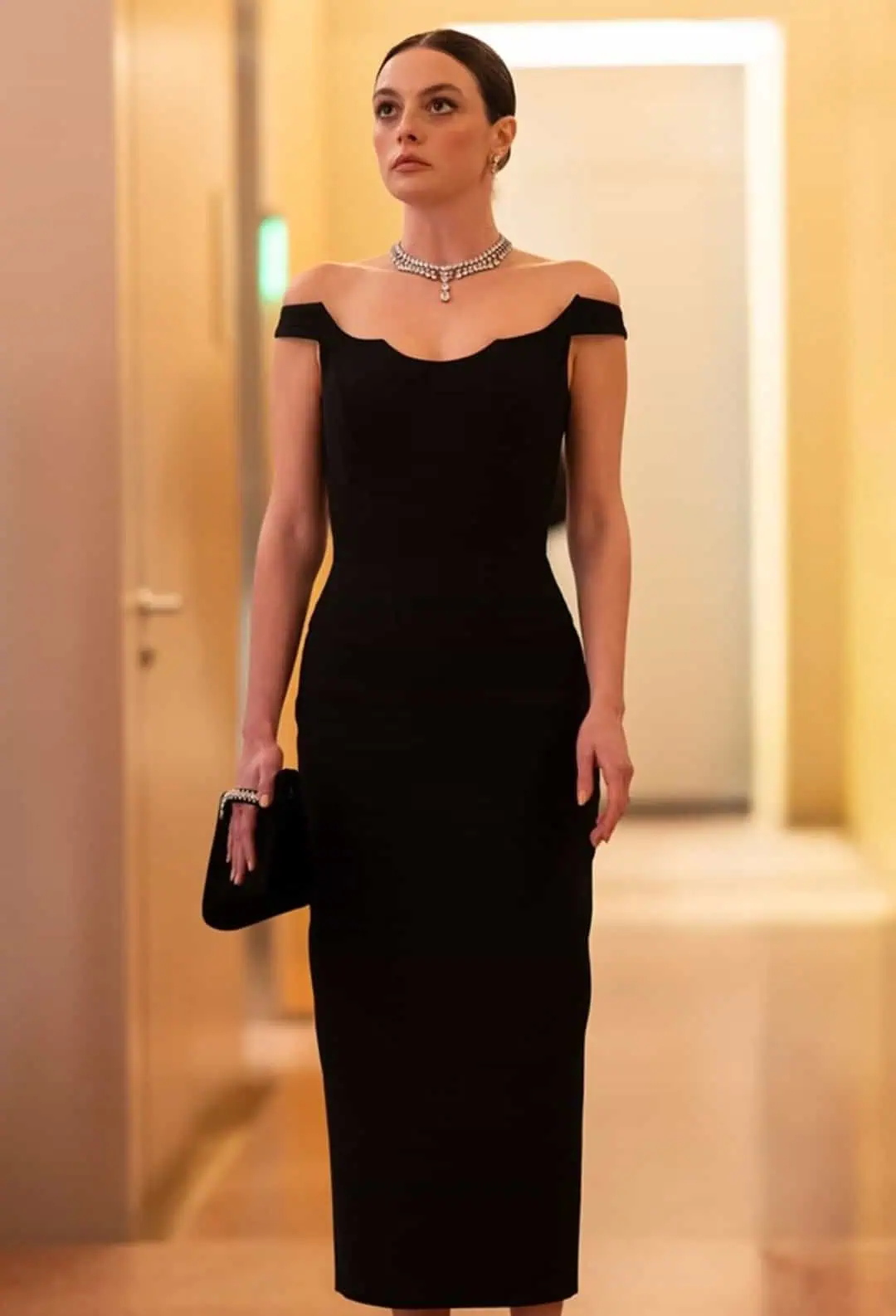 6 Nisan Delikanlı dizisi 1.bölüm Hazan kıyafetleri kombinleri sponsor markaları