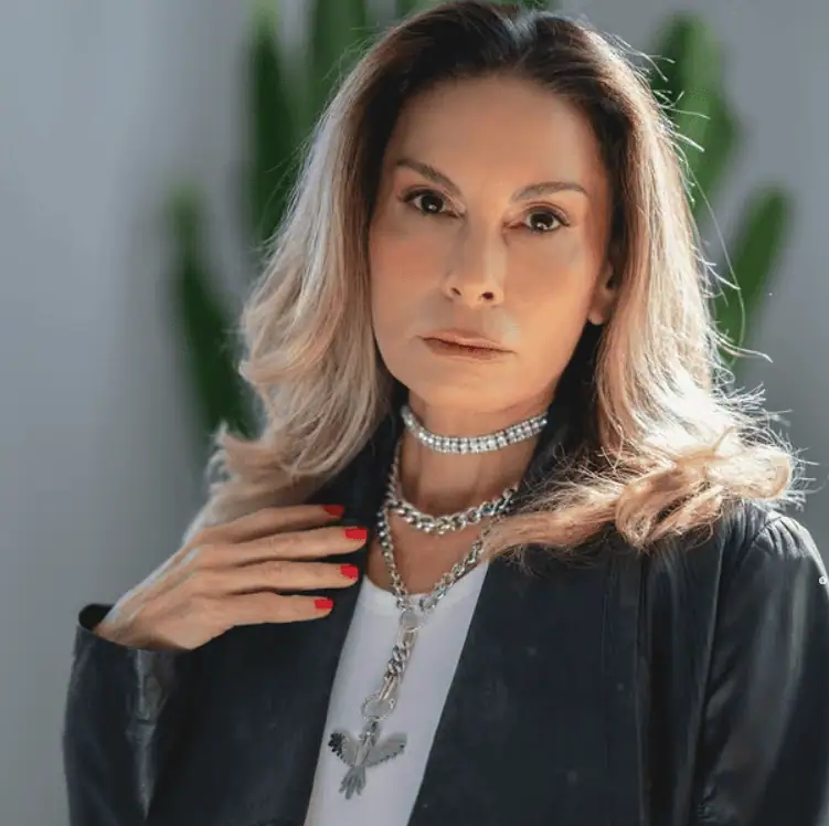 Aslı Saçar Tutsak Sevda dizisi oyuncu kadrosunda