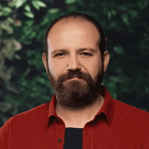 Mert Denizmen Anne Yarısı kadrosunda Adnan rolü