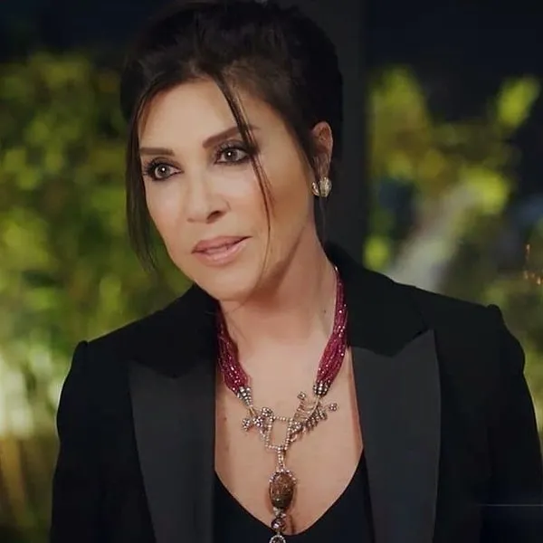 Nebahat Çehre (Feryal) karakteri ile Düğünümüz var dizisinde
