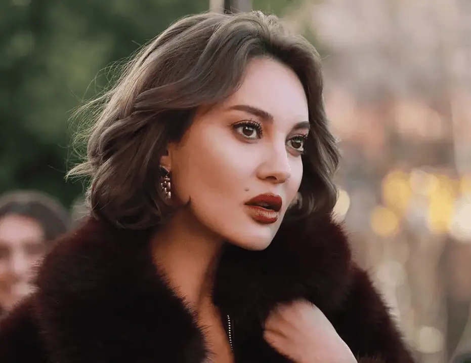 Uzak Şehir Dizisi Kadrosundan çıkan Oyuncular Mine Kılıç