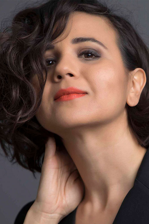 Elif Ürse Eve Giden Yol Dizisinde Zamira karakteri