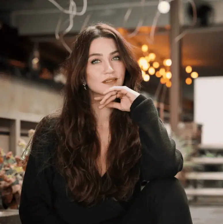 Ceren Benderlioğlu Aşk ve Taht dizisinde Nurcihan rolünde oynayacak