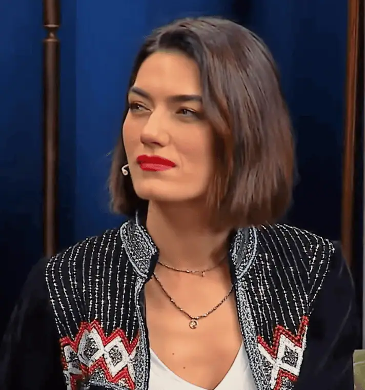 Hande Subaşı (Oya)