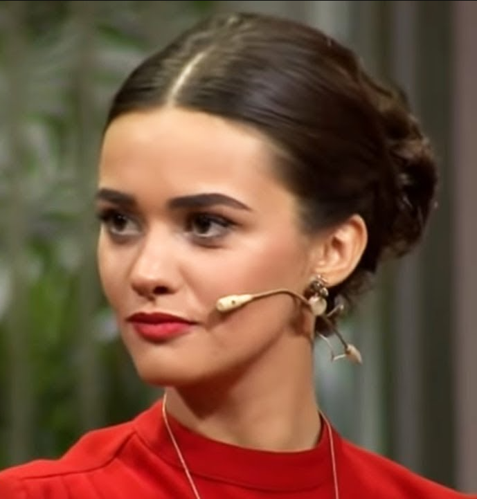 Hande Soral Evlilik Güzeldir dizisinde Zeynep rolünde