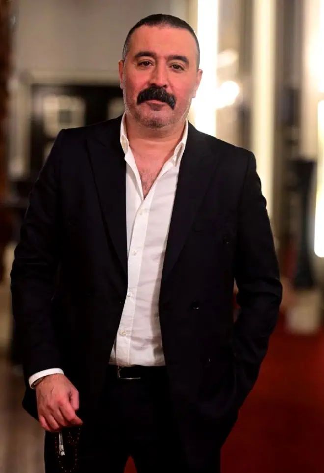 Mustafa Üstündağ Abi dizisi yeni sezonda Saruhan karakteri