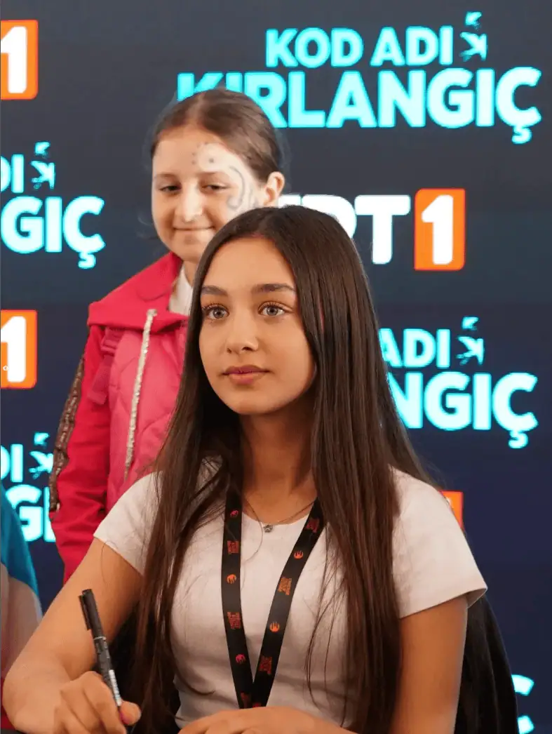 Elif Kurtaran Kod Adı Kırlangıç Dizisi Zeynep Kimdir